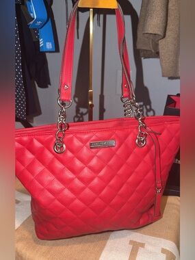 Quilted Red Leather Tote Bag with Chain-Strap